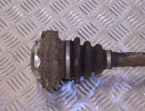 BMW 3 Series E90/E91/E92/E93 (2004-2013) Bakre höger drivaxel 7533446 31012467